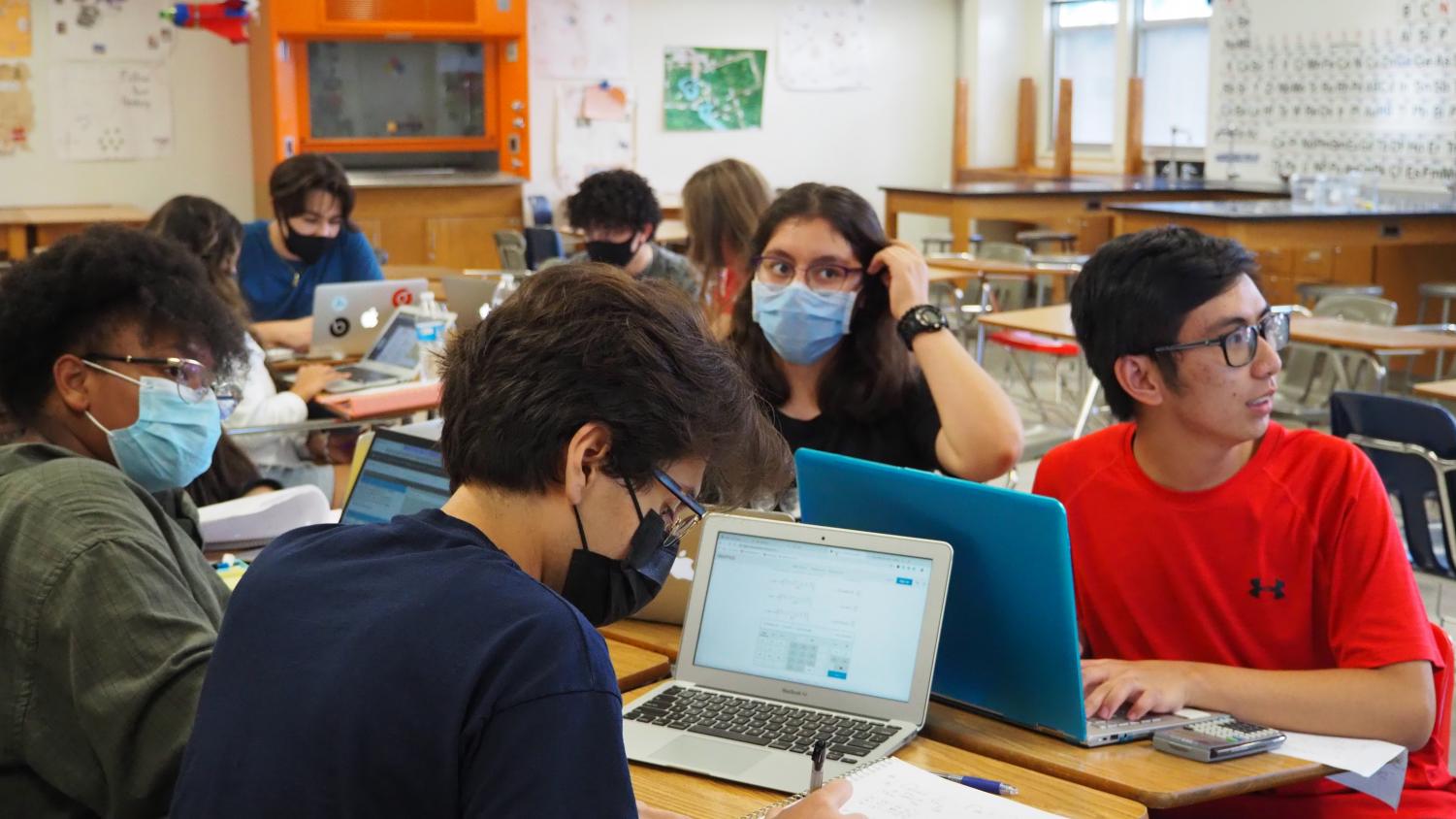 Students work on science class assignments on Wednesday, August 18, 2021, EPISD imposed a mask mandate on August 19 following citywide mandate and TEA guidance.